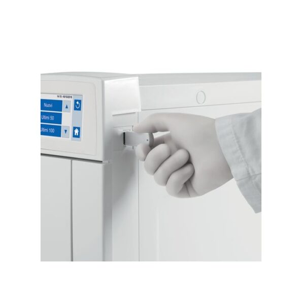 Autokláv Stern Weber Plus - Mocom USB port